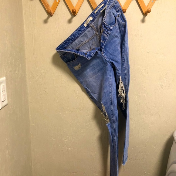 Guess Jeans Tom Boy - Picture 2 of 3